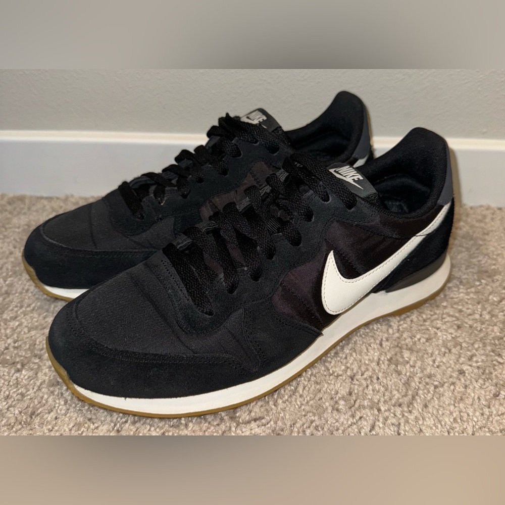 Nike Internationalist Black with gum soles - Youth size 9